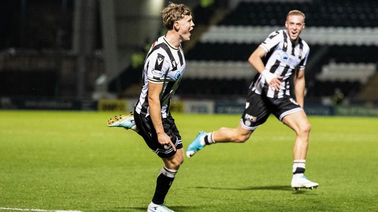 PAISLEY, SCOTLAND - OCTOBER 30: St Mirren's Mark O'Hara celebrates after scoring to make it 2-1 during a William Hill Premiership match between St Mirren and St Johnstone at the SMiSA Stadium, on October 30, 2024, in Paisley, Scotland. (Photo by Paul Byars / SNS Group)