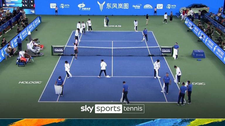 During the semi-final between Coco Gauff and Sabalenka at the Wuhan Open, towels were taken out to wipe the court!