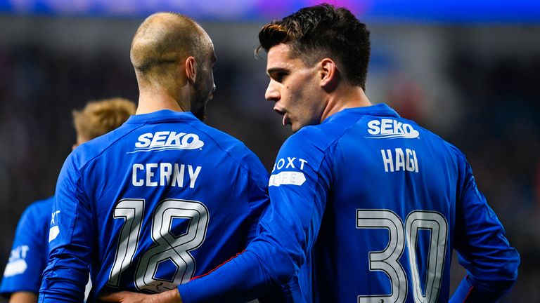 Vaclav Cerny dari Rangers merayakan golnya untuk menjadikan skor 2-0