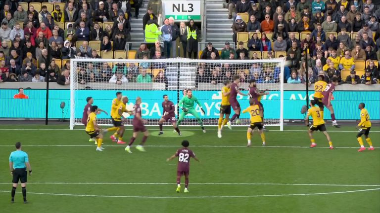 Bernardo Silva's position highlighted when John Stones played the ball's position highlighted when John Stones played the ball