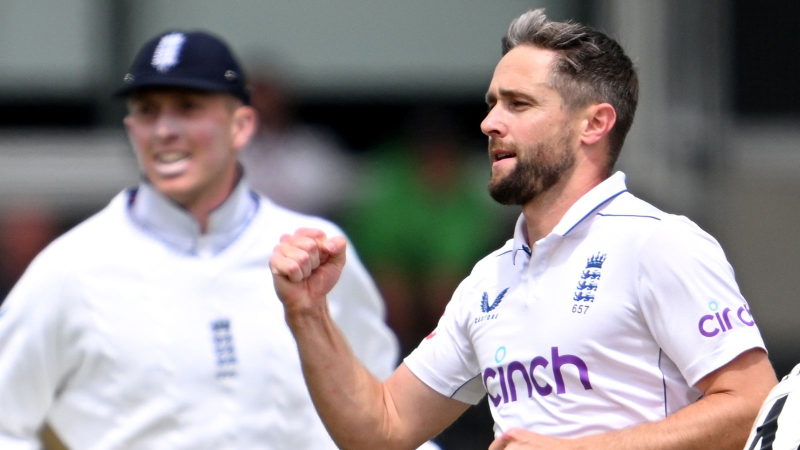 New Zealand vs England: Chris Woakes takes two wickets in two balls as tourists push for victory in first Test