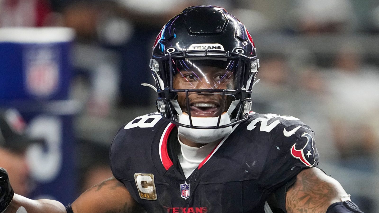 https://e0.365dm.com/24/11/1600x900/skysports-joe-mixon-houston-texans_6751524.jpg?20241119062612