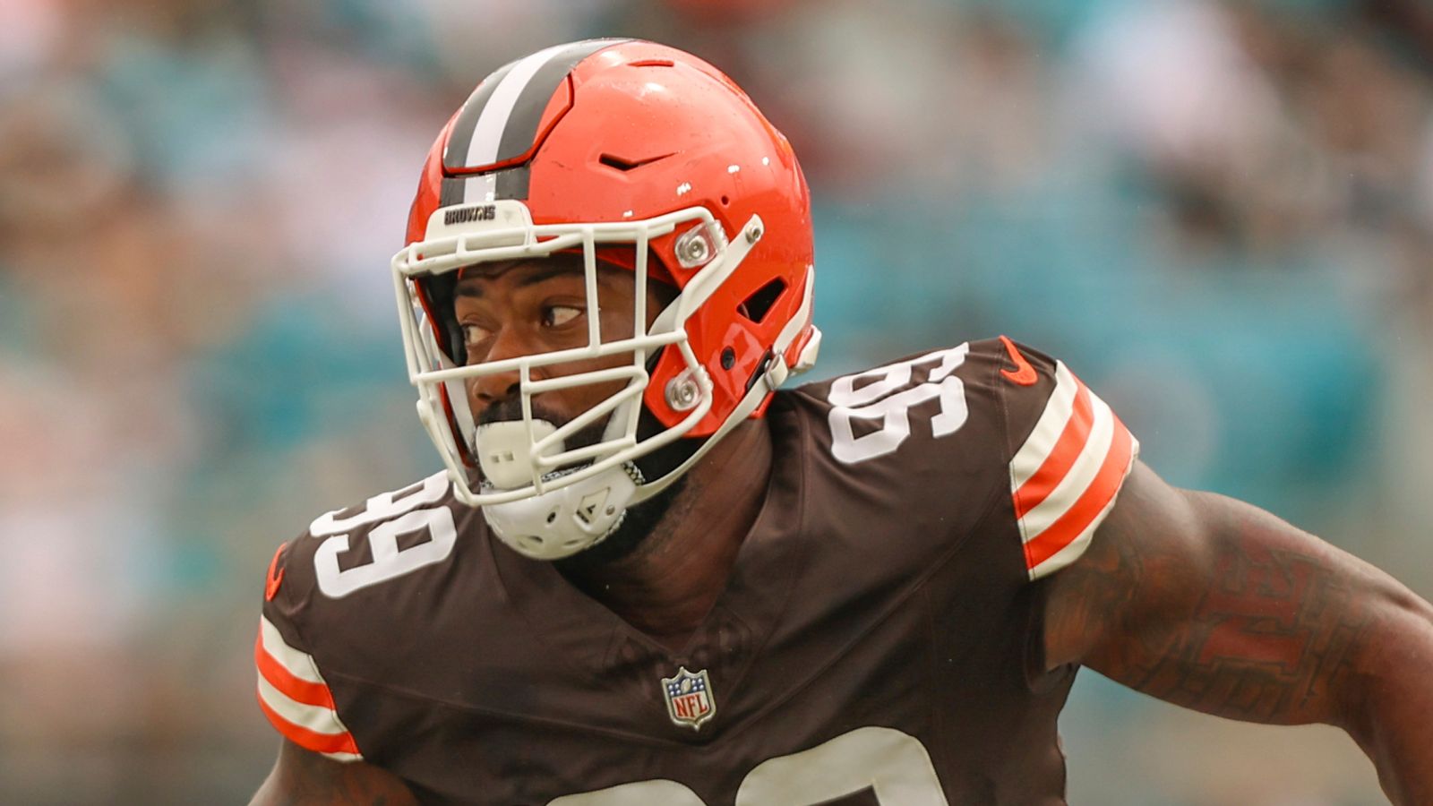 NFL trade deadline: Detroit Lions trade for Za’Darius Smith from Cleveland Browns after Aidan Hutchinson injury