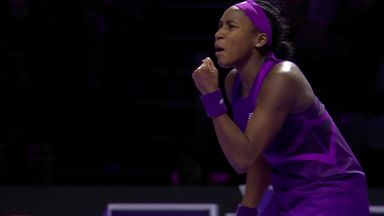 'Extraordinary' | Gauff sends crowd into frenzy with break