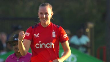 'Disastrous start for South Africa!' | England strike with early wicket