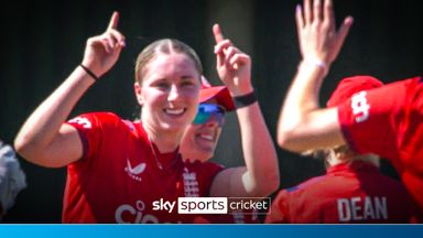 19-year-old Kemp picks up her first wicket by removing Bosch!