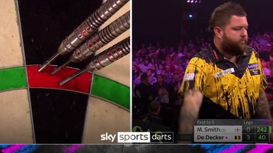 Smith pulls off outrageous no look 180 despite being three legs down