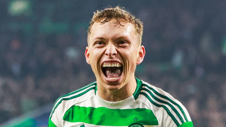 GLASGOW, SCOTLAND - NOVEMBER 05: Alistair Johnston of Celtic celebrates after Reo Hatate's goal to make it 3-1 during the UEFA Champions League 2024/25 League Phase MD4 match between Celtic and RB Leipzig at Celtic Park on November 05, 2024, in Glasgow. , Scotland. (Photo by Ross MacDonald / SNS Group)