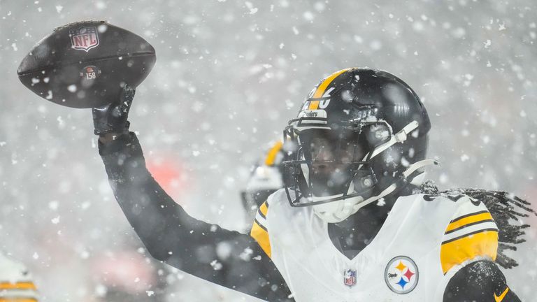 Pittsburgh Steelers cornerback Donte Jackson (26) celebrates his interception in the second half of an NFL football game against the Cleveland Browns, Thursday, Nov. 21, 2024, in Cleveland. (AP Photo/Sue Ogrocki)