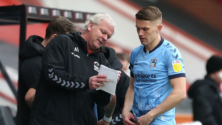 Former Coventry assistant Adi Viveash with Gyokeres