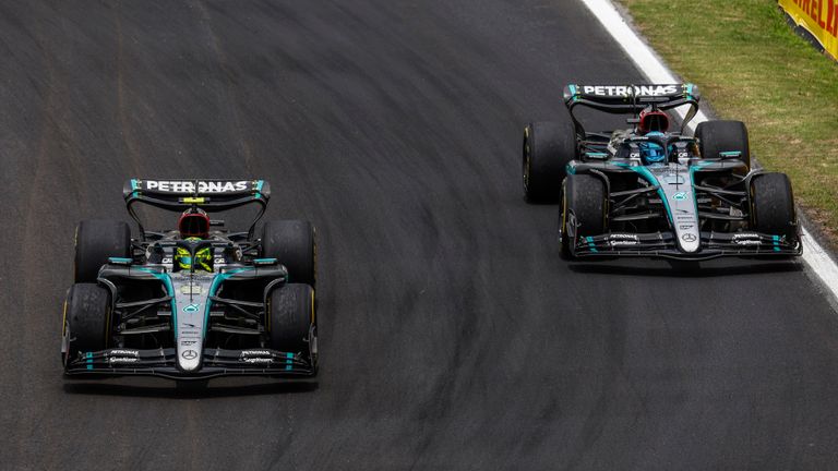 AUT..DROMO JOS.. CARLOS PACE, BRAZIL - NOVEMBER 02: Sir Lewis Hamilton, Mercedes F1 W15, leads George Russell, Mercedes F1 W15 during the Brazilian GP at Aut..dromo Jos.. Carlos Pace on Saturday November 02, 2024 in Sao Paulo, Brazil. (Photo by Zak Mauger / LAT Images)