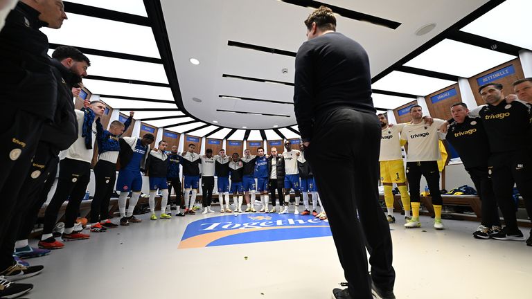 Mauricio Pochettino, Manager of Chelsea, speaks to his players in the dressing room prior to the Carabao Cup Final match between Chelsea and Liverpool at Wembley Stadium on February 25, 2024 in London, England