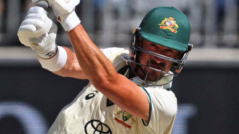 Australia's Mitchell Starc bats on the fourth day of the first cricket test between Australia and India in Perth, Australia, Monday, Nov. 25, 2024. (AP Photo/Trevor Collens)