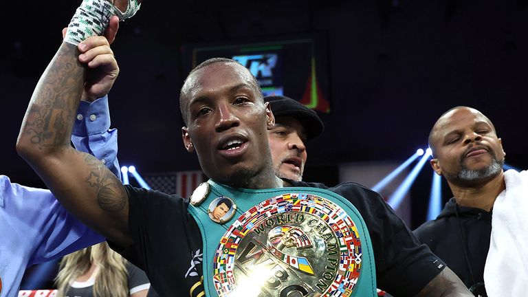 O'Shaquie Foster won back the WBC super-featherweight world title