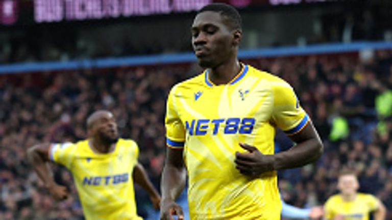 BIRMINGHAM, ENGLAND - NOVEMBER 23: Ismaila Sarr of Crystal Palace celebrates scoring his team's first goal during the Premier League match between Aston Villa FC and Crystal Palace FC at Villa Park on November 23, 2024 in Birmingham, England. (Photo by Matthew Lewis/Getty Images)