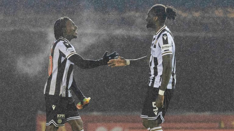 PAISLEY, SCOTLAND - NOVEMBER 23: St Mirren's Richard Taylor and Toyosi Olusanya celebrate at full time during a William Hill Premiership match between St Mirren and Aberdeen at the SMiSA Stadium on November 23, 2024, in Paisley, Scotland. (Photo by Craig Williamson / SNS Group)