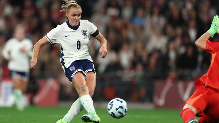 England's Georgia Stanway shoots a penalty kick to score during the women's international friendly soccer match between England and Germany at Wembley Stadium, London, England, Friday, Oct. 25, 2024. (AP Photo/Ian Walton )