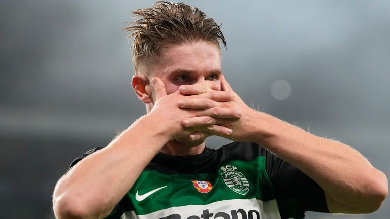 Sporting's Viktor Gyokeres celebrates after scoring during the Champions League match between Sporting and Manchester City