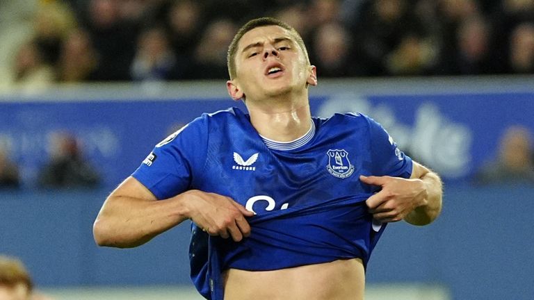 Everton's Vitaliy Mykolenko reacts to a missed chance