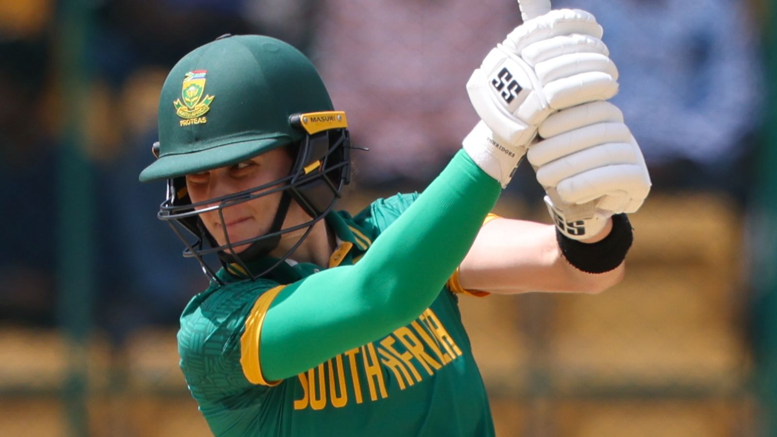 England beaten by South Africa in first ODI after being bowled out for 186 and then dropping Laura Wolvaardt twice