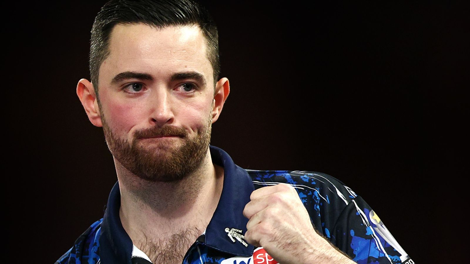 World Darts Championship: Luke Humphries takes nine legs in a row and ...