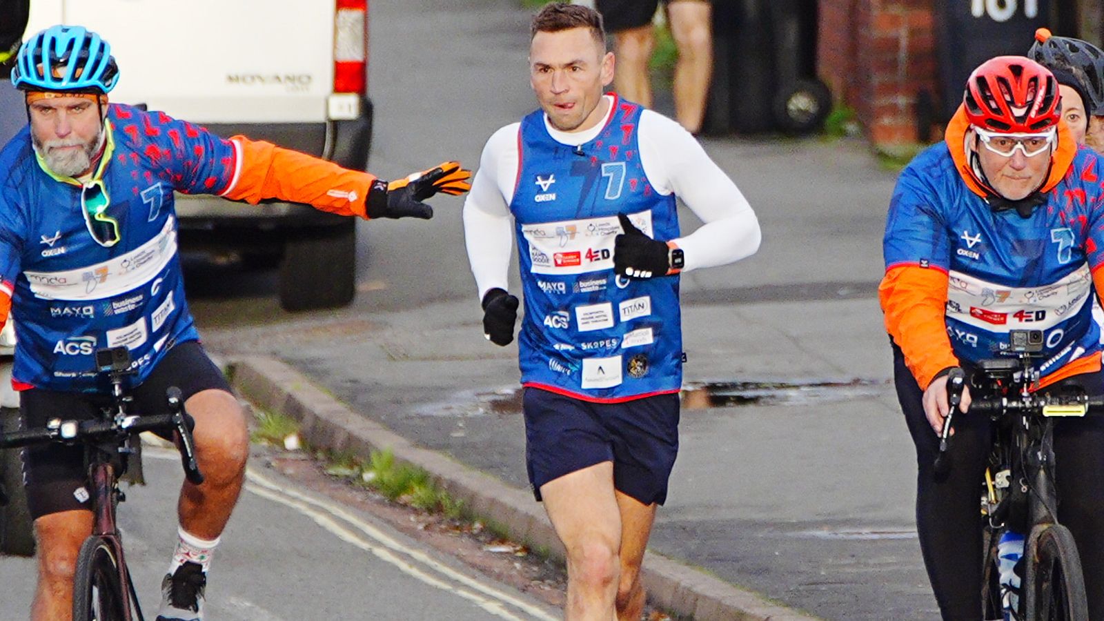 Kevin Sinfield’s latest fundraiser in memory of Rob Burrow soars past £300k | Rugby League News