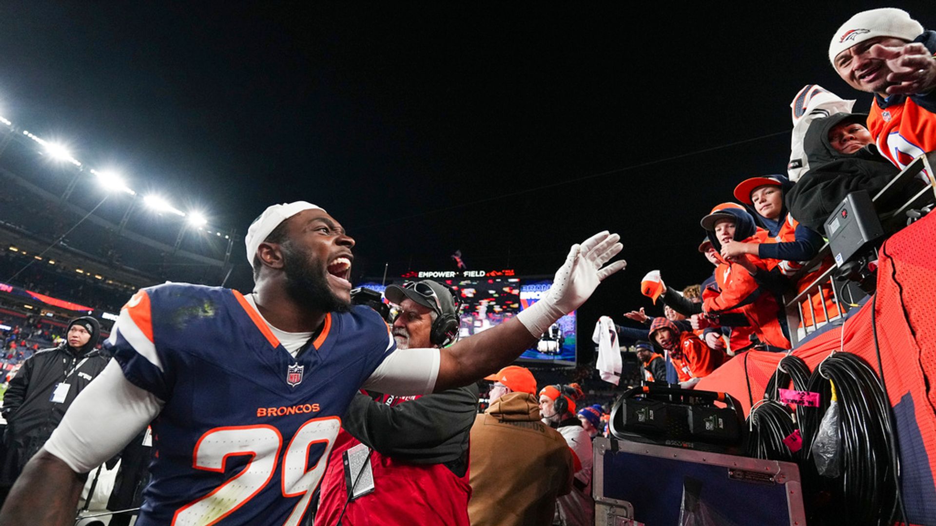 Broncos spoil career-night parties for Browns' Winston and Jeudy