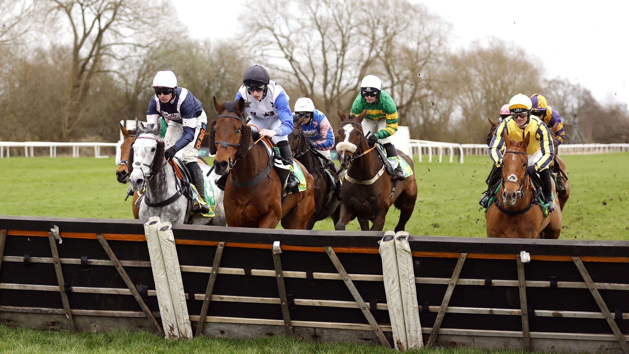 skysports.com - Today on Sky Sports Racing: Jumps action from Uttoxeter