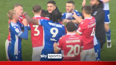 'It's all kicking off!' | Tempers flare between Bristol Rovers and Wrexham 