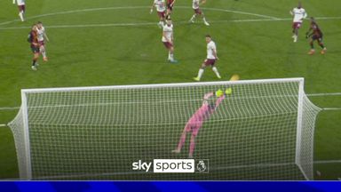 'SPECTACULAR!' | Fabianski pulls off another HUGE save!