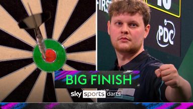 'What a finish!' | Doets wins set with 130 on the bull! 