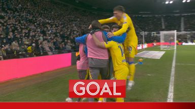 'What a goal that is!' | Leeds score SUPERB winner at Derby