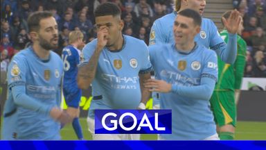 'A special moment!' | Savinho scores first PL goal to give Man City the lead!