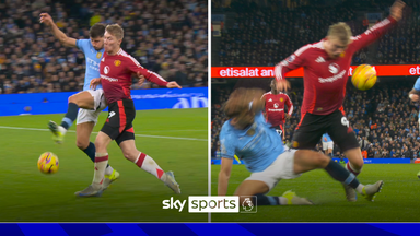 Man Utd denied penalty after Dias challenge on Hojlund!