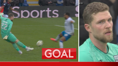 'A goalkeeping CLANGER!' | Rangers pounce to go 2-0 ahead