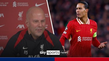 Slot's hilarious response to Van Dijk contract question