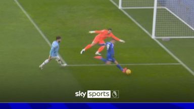 'WHAT AN ERROR!' | Gvardiol almost gifts Leicester the opener!