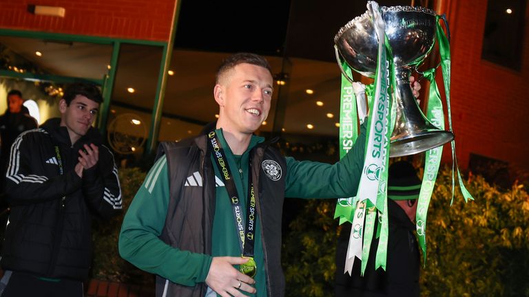 GLASGOW, SCOTLAND - DECEMBER 15: Celtic&#39;s Callum McGregor celebrates after winning the Premier Sports Cup Final at Celtic Park, on December 15, 2024, in Glasgow, Scotland. (Photo by Ross MacDonald / SNS Group)