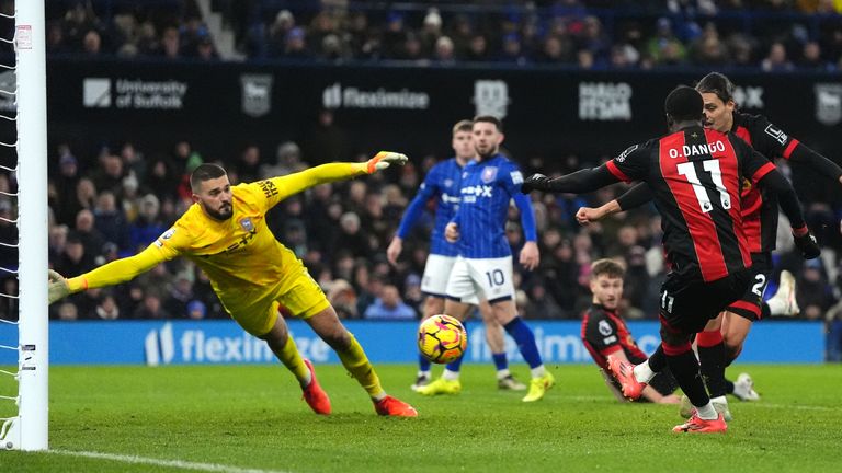 Bournemouth's Dango Ouattara scores a stoppage-time winner