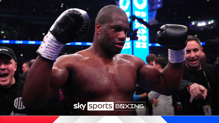 Daniel Dubois merayakan kemenangan melawan Anthony Joshua (tidak digambarkan) setelah pertarungan kelas Berat Dunia IBF di Stadion Wembley, London. Tanggal gambar: Sabtu 21 September 2024.