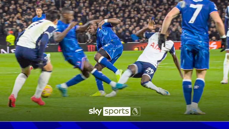 Tottenham v Chelsea: Should Caicedo have received a red card for challenge on Sarr?