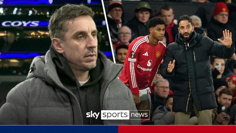 Manchester United's head coach Ruben Amorim, right, gives instructions to Manchester United's Marcus Rashford during the Europa League opening phase soccer match between Manchester United and Bodo Glimt, at the Old Trafford stadium in Manchester, England, Thursday, Nov. 28, 2024. (AP Photo/Dave Thompson)