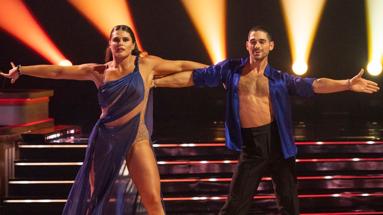 Ilona Maher con su pareja de baile ALan Bersten en Dancing with the Stars