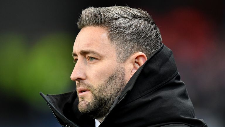 Hibernian Manager Lee Johnson looks on during the Cinch Scottish Premiership match between Rangers FC and Hibernian FC at on December 15, 2022 in Glasgow, Scotland