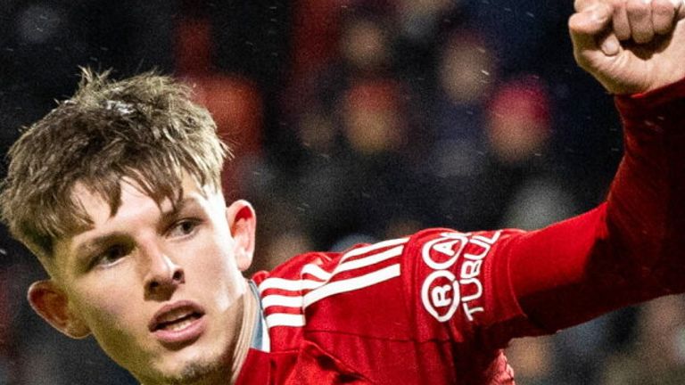 ABERDEEN, SCOTLAND - DECEMBER 07: Aberdeen's Leighton Clarkson celebrates scoring to make it 1-1 during a William Hill Premiership match between Aberdeen and St Johnstone at Pittodrie, on December 07, 2024, in Aberdeen, Scotland. (Photo by Ross Parker / SNS Group)