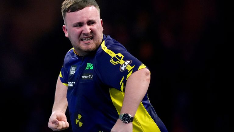 Luke Littler edged out Ryan Joyce to reach the quarter-finals of the World Darts Championship