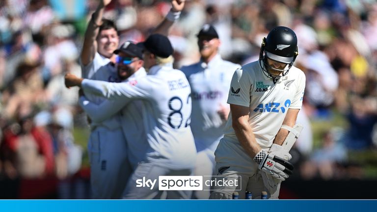 Sky Sports&#39; Nasser Hussain believes New Zealand will be disappointed for not going on and getting a bigger score as the hosts close day one of the Third test on 315-9.