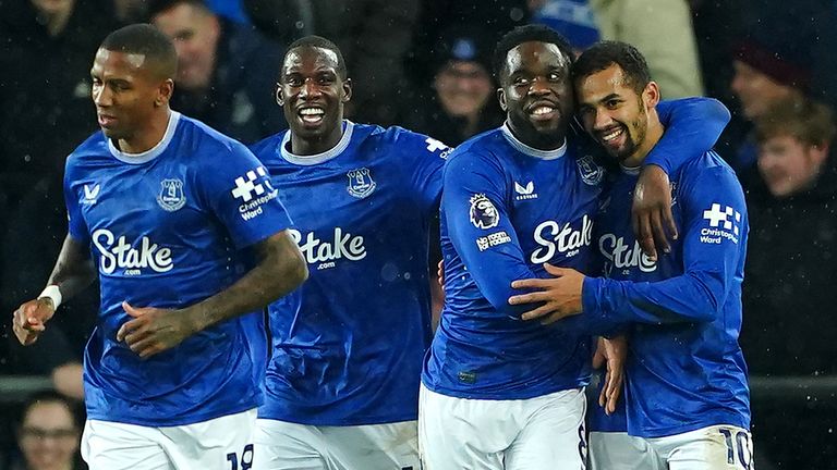 Everton's Orel Mangala (centre) celebrates scoring their side's second goal of the game 