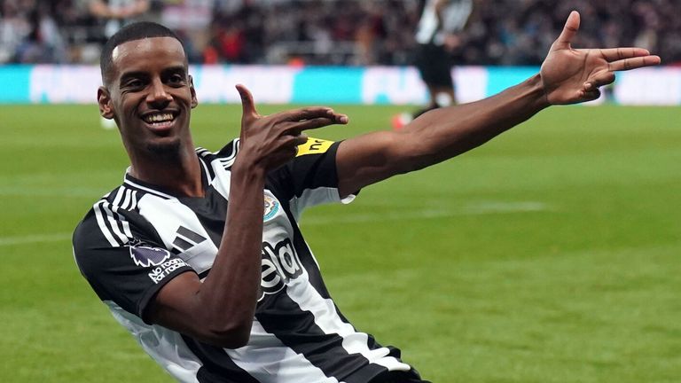 Alexander Isak celebrates after scoring Newcastle's third goal against Leicester