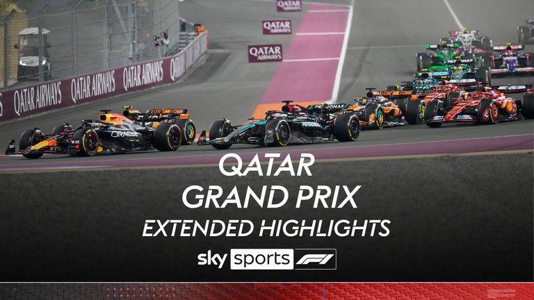 Pembalap Red Bull Max Verstappen dari Belanda memimpin start saat Grand Prix Formula Satu Qatar di Sirkuit Internasional Lusail di Lusail, Qatar, Minggu, 1 Desember 2024.